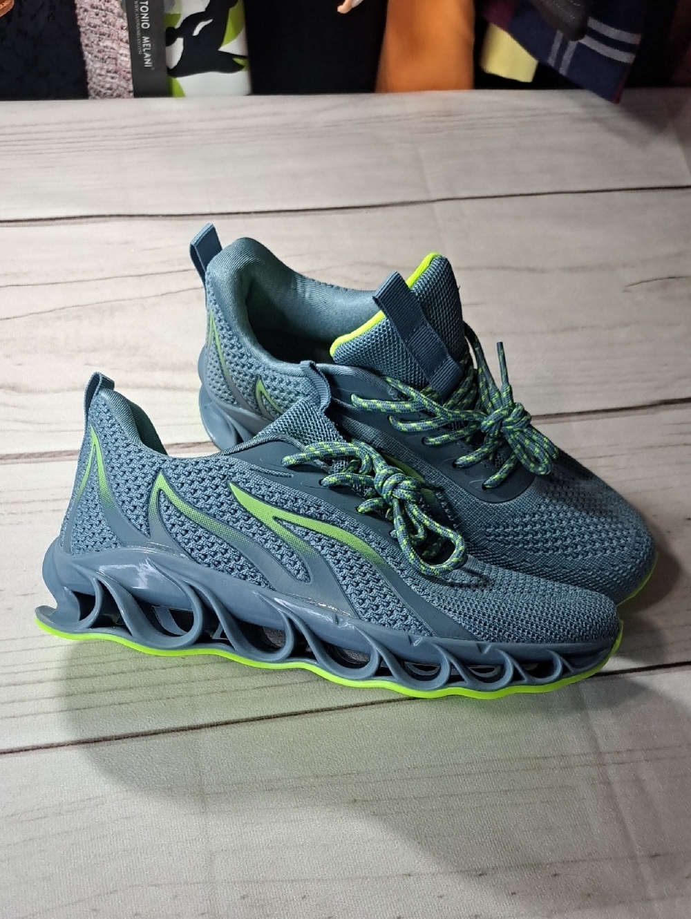 Wave-Soled Athletic Sneakers in Teal & Lime Size 38